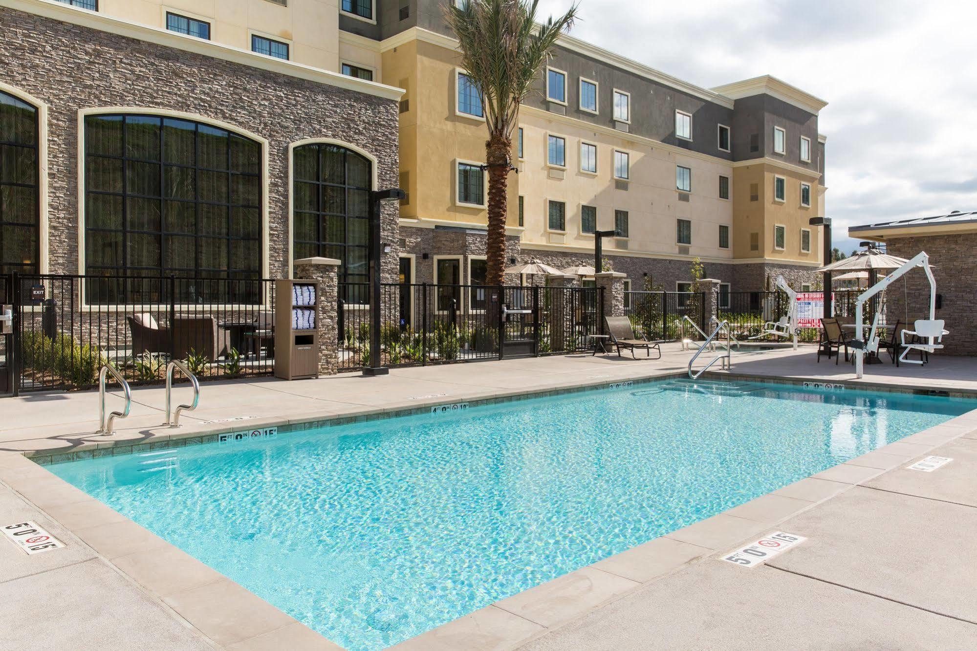 Staybridge Suites Corona South By Ihg Eksteriør bilde